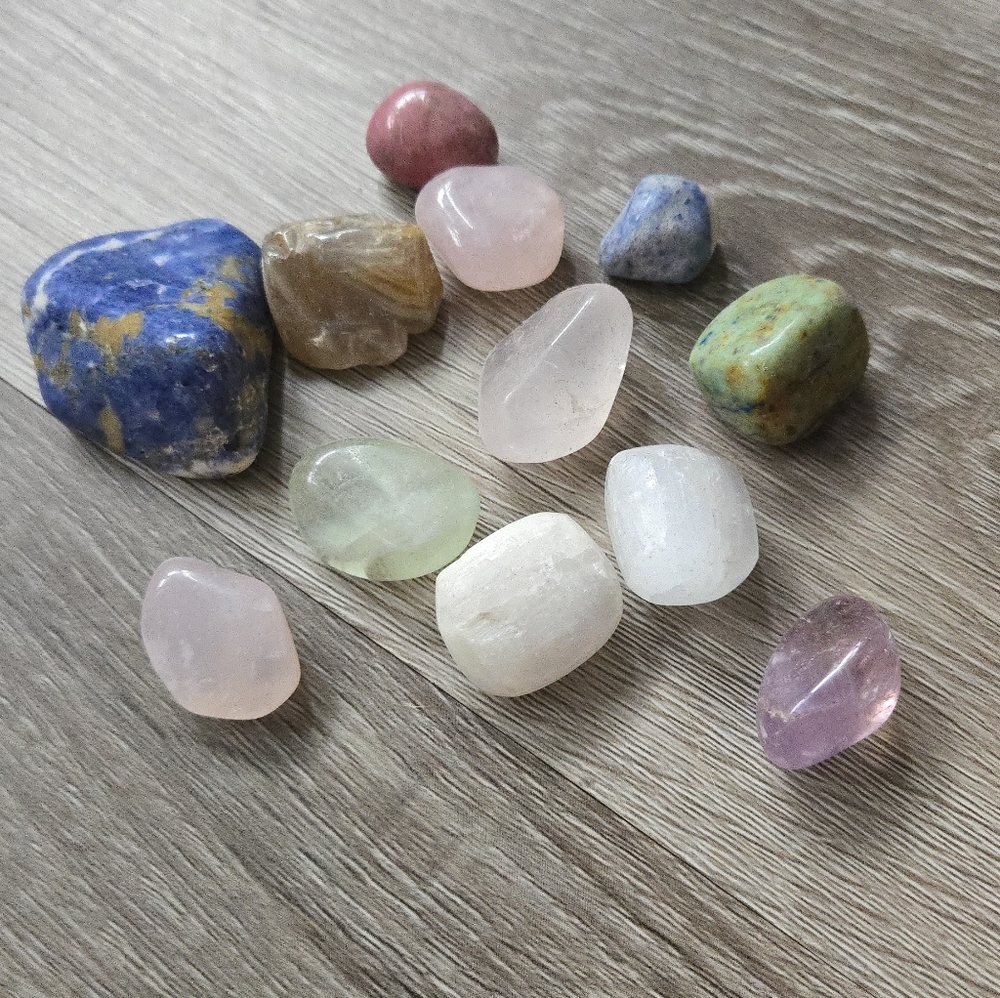 Crystal Lot Mixed tumbled / polished stone lot 12 pcs 4.37 oz / .27lb
